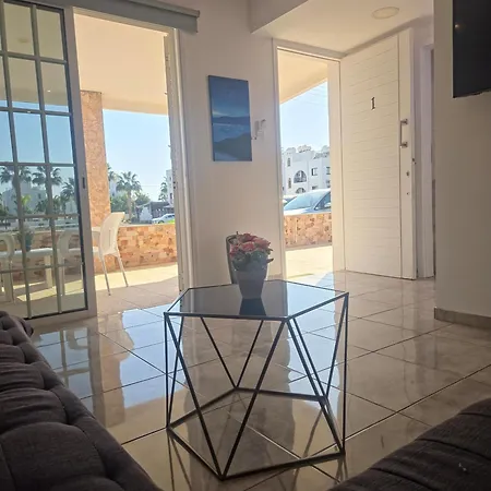 בית נופש 2 Bedroom Sea View פיילה